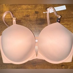 VICTORIA’S SECRET Freedom Cloud Push-up plunge bra